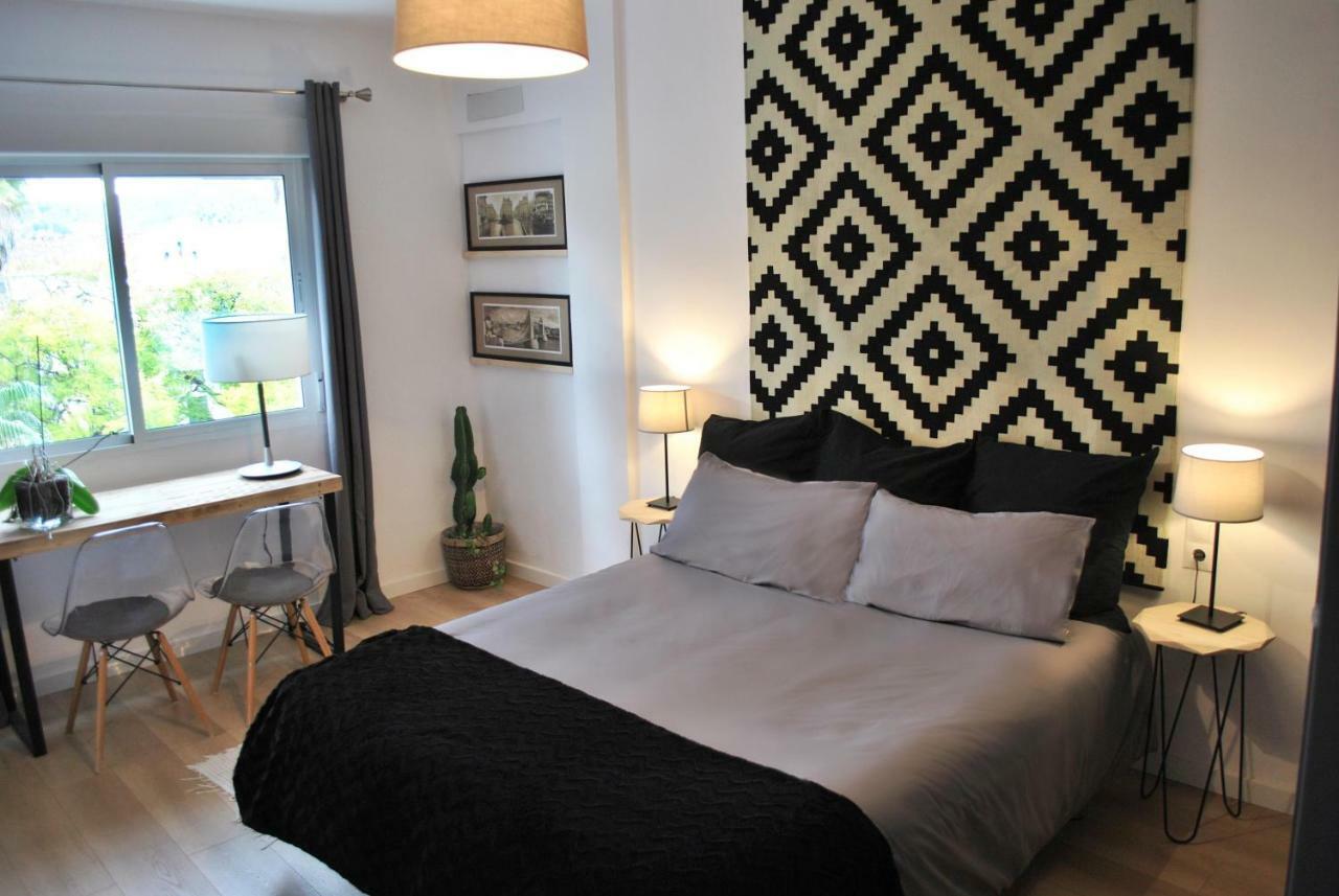The Boho-Chic Oasis, Lovely City Center Apartment マラガ エクステリア 写真