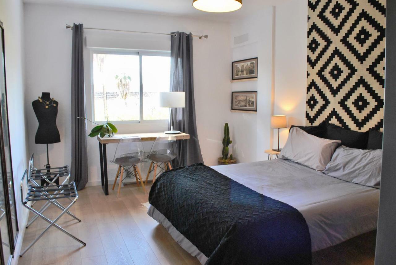 The Boho-Chic Oasis, Lovely City Center Apartment マラガ エクステリア 写真