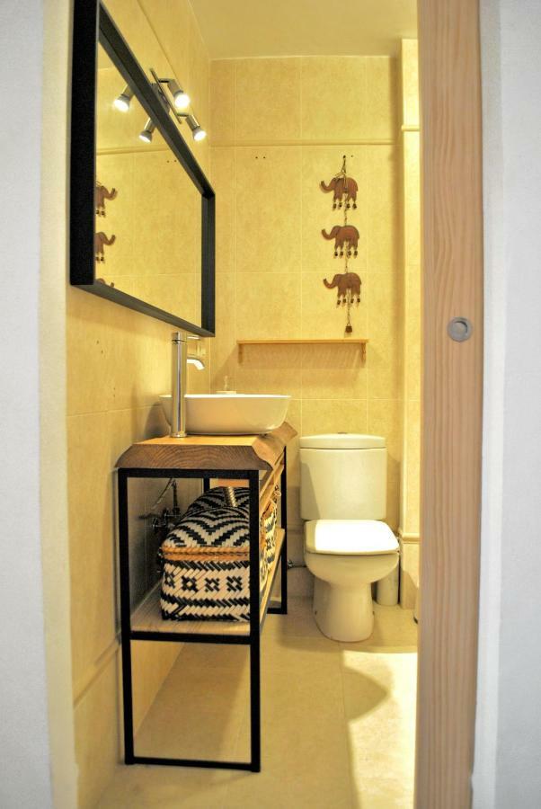 The Boho-Chic Oasis, Lovely City Center Apartment マラガ エクステリア 写真